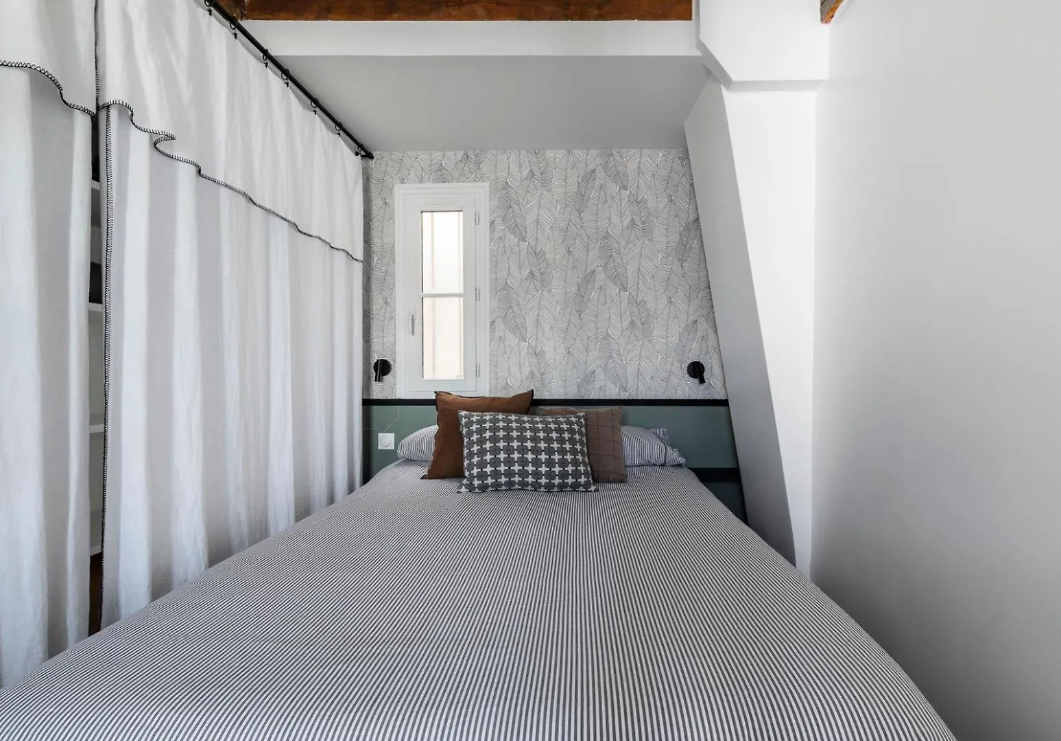 Charming Newly Renovated Apartment In The Heart Of Paris St Germain Des Pres France